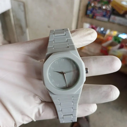 *Product Name*: Matte Grey Carbon Fiber Watch for Men
*Product Description*: Looking for a watch that stands out in Pakistan’s busy streets and formal gatherings? This imported quality timepiece blends modern architecture with your cultural roots, making